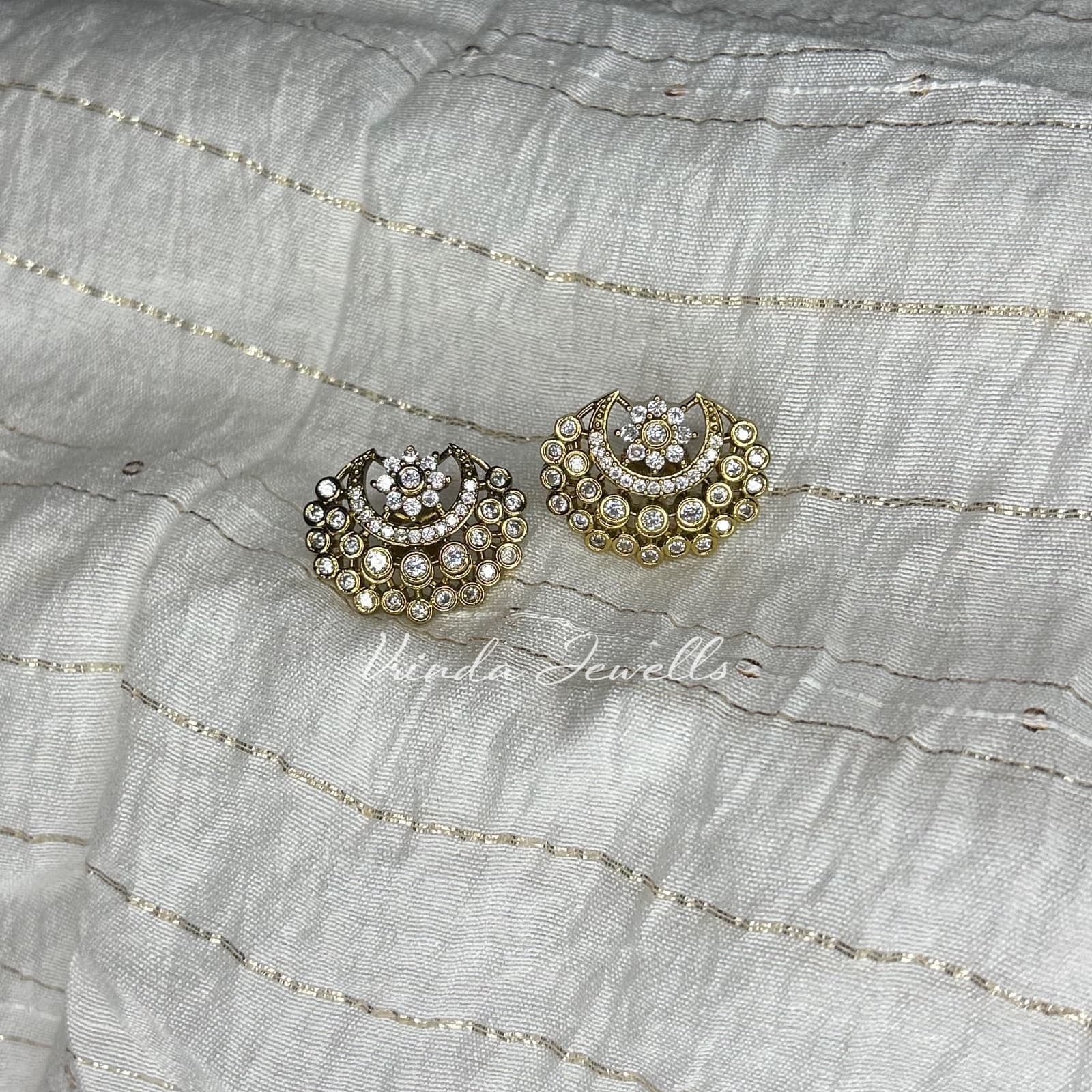Half Moon Stud earring