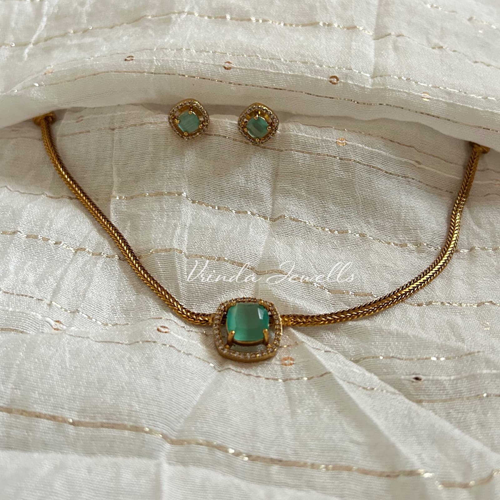 AD stone neck chain 2